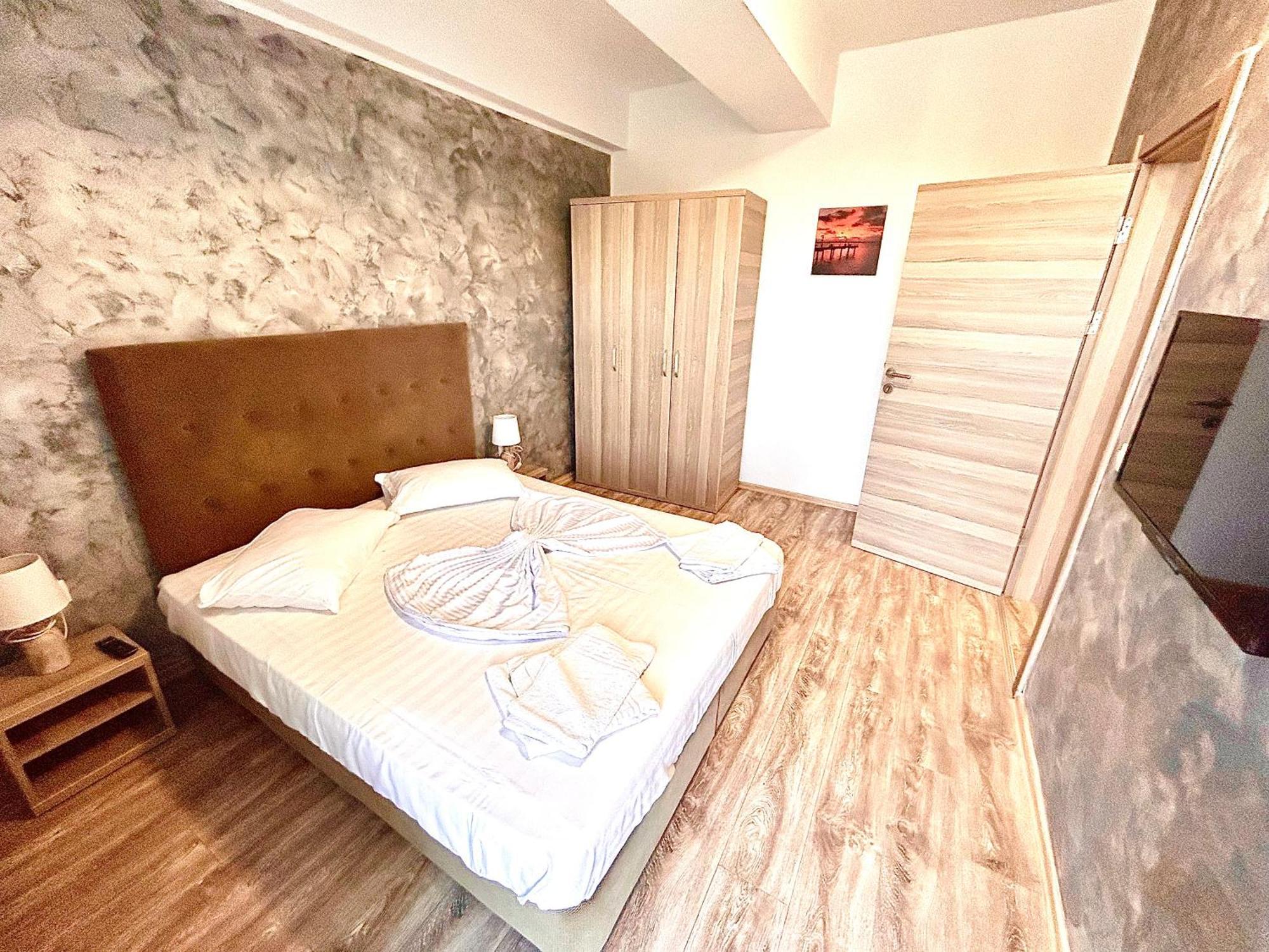 Marcony Boutique Apartments Mamaia Extérieur photo