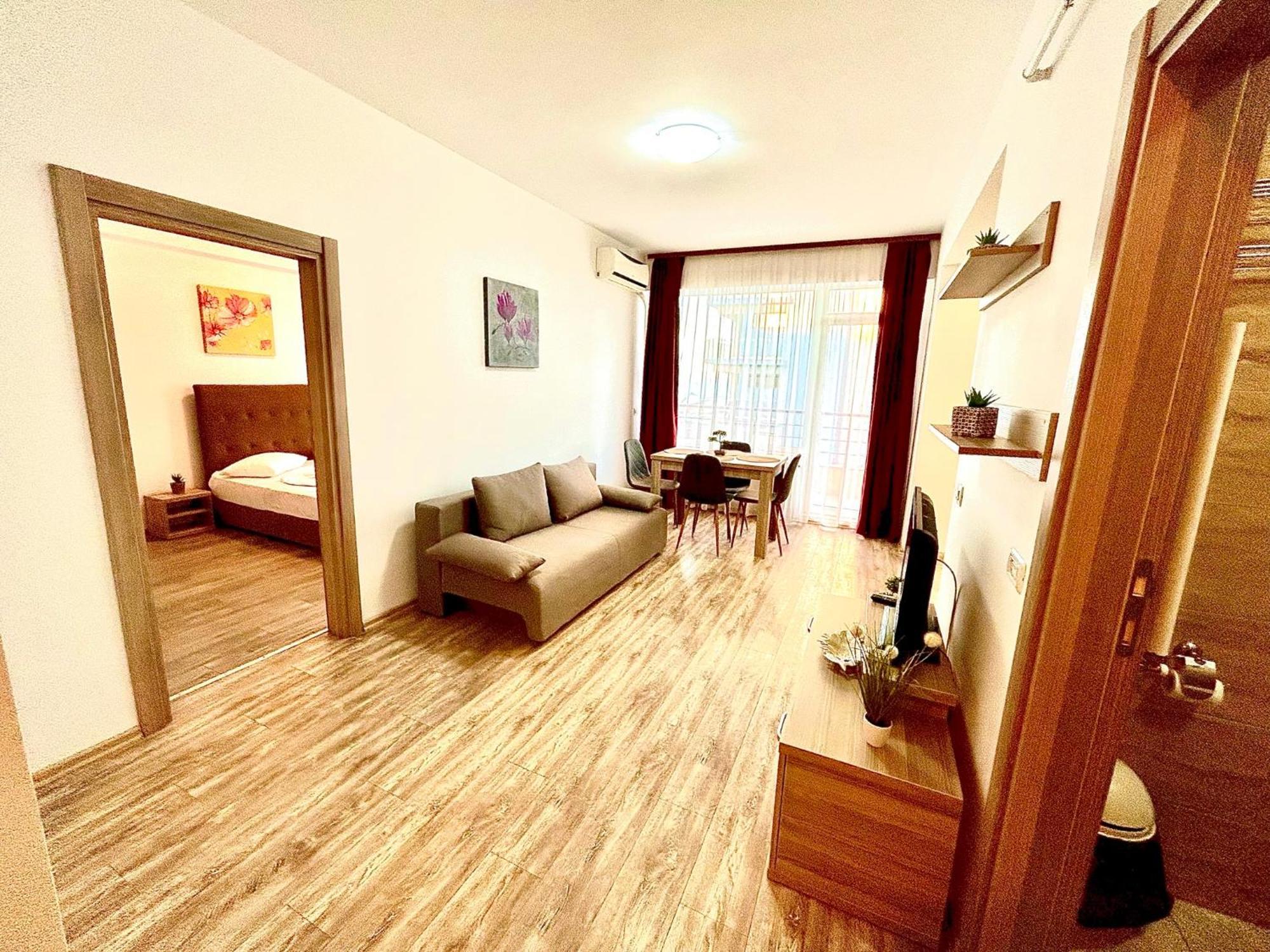 Marcony Boutique Apartments Mamaia Extérieur photo