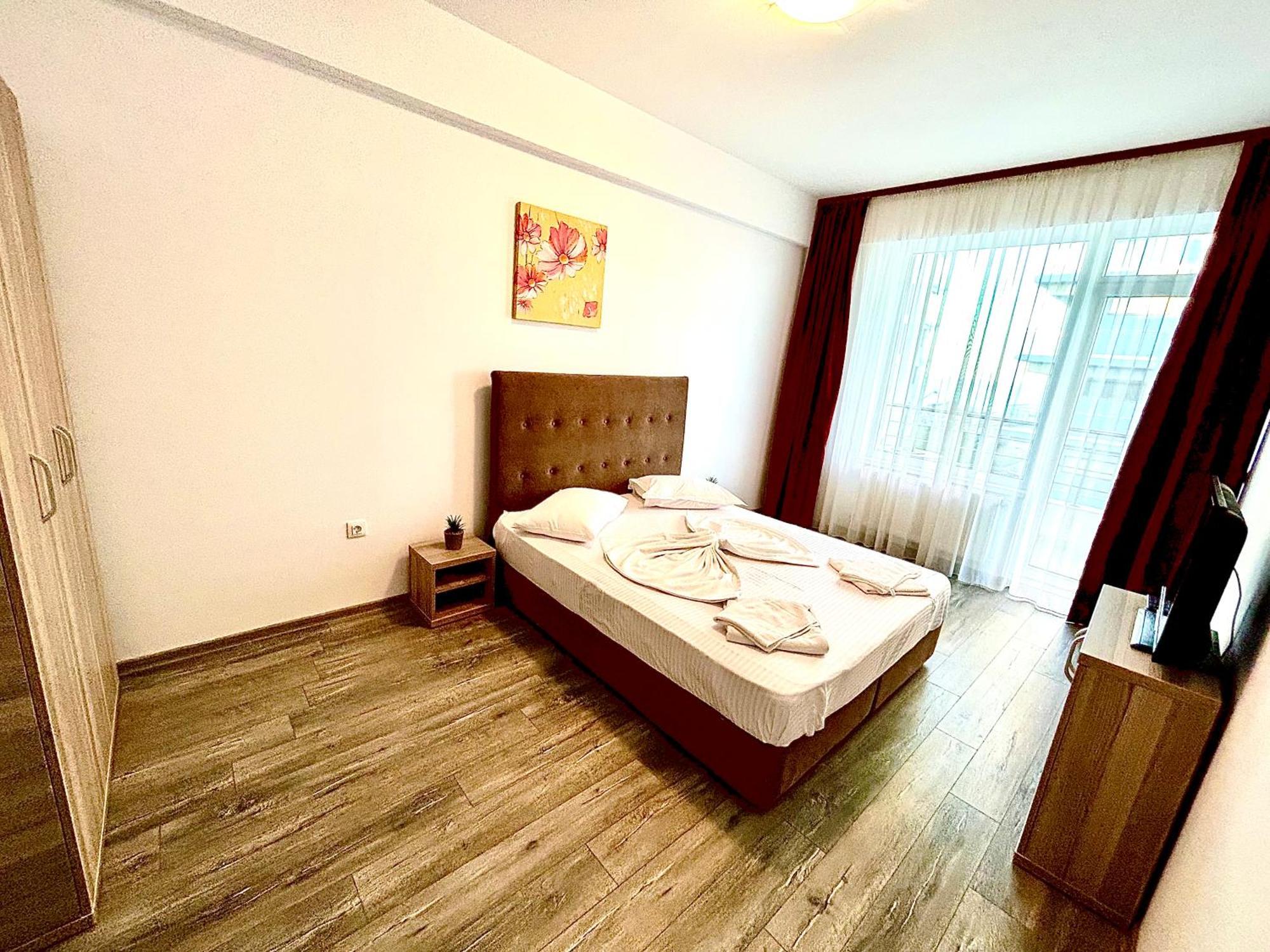 Marcony Boutique Apartments Mamaia Extérieur photo