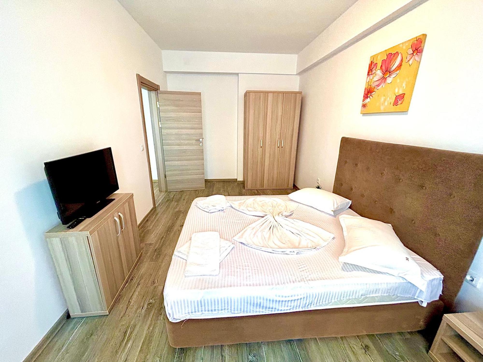 Marcony Boutique Apartments Mamaia Extérieur photo